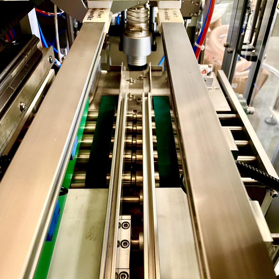 ZB802 Double push rod mini wet wipes packing machine